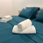 Fain Apartments79 *