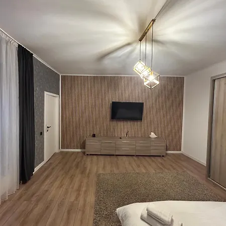 Fain Apartments79 *