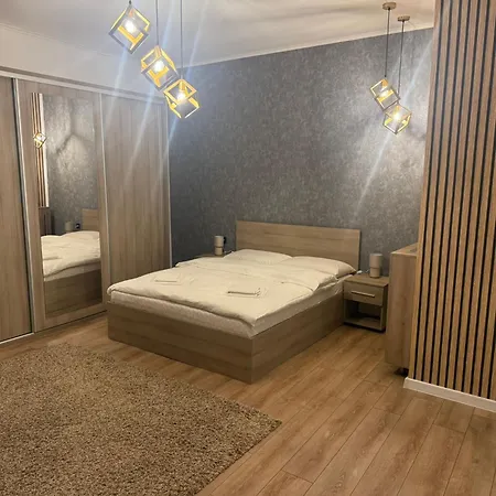 Fain Apartments79 *