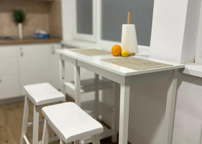 Fain Apartments79 Apartment *