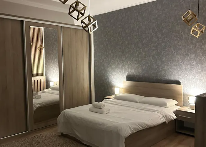 Fain Apartments79 בראשוב